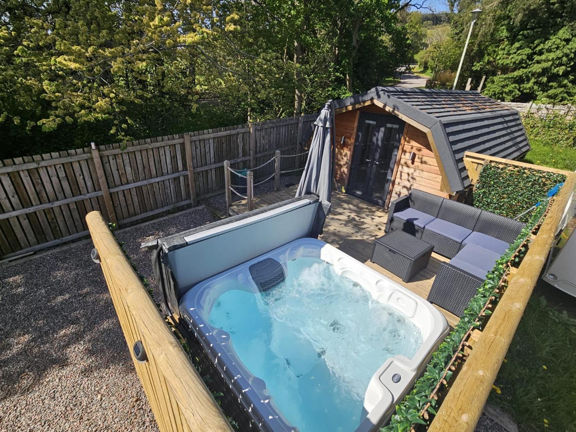 Morvan Pod & Hot Tub Fort William Exteriör bild